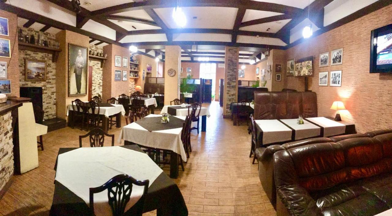 Міні-Готель "Еко" Kamianets-Podilskyi Exterior photo